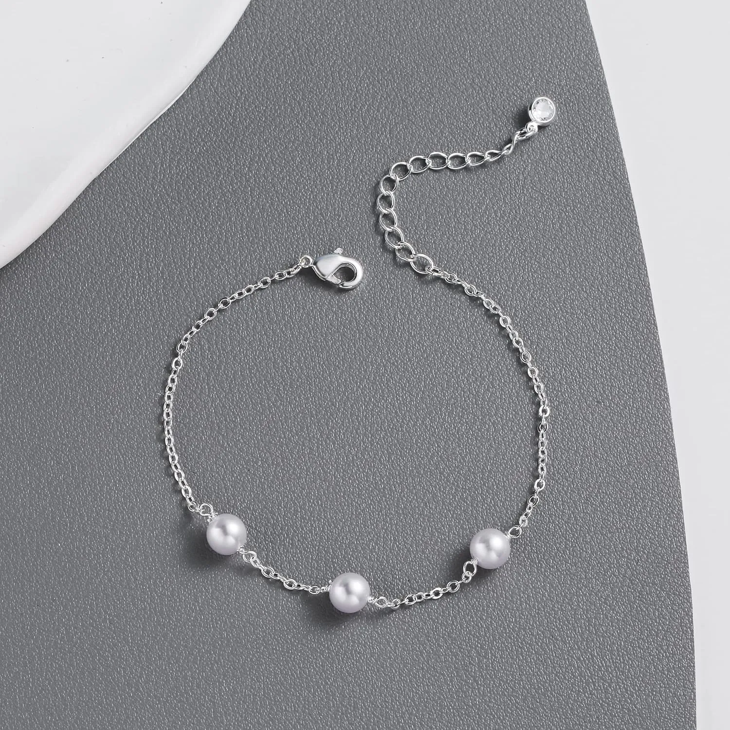 ASCOMY Dainty Pearl Bracelets for Women 14K Gold Plated Handmade Pearl Bracelet Paperclip Chain Pearls Jewelry Gifts for Women
