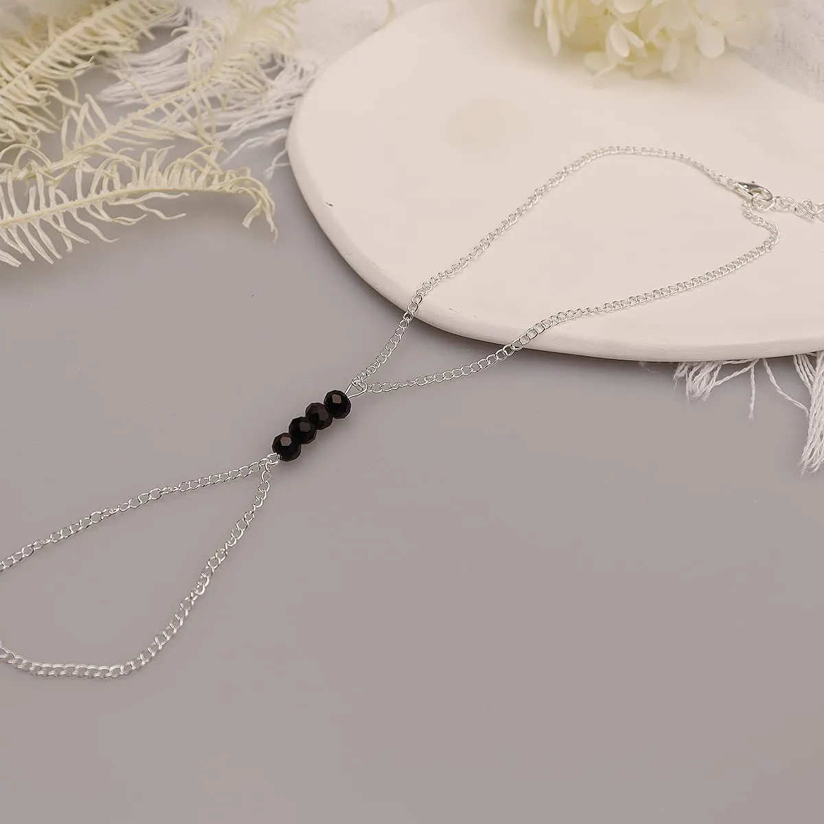 Bohemian Pearl Crystal Barefoot Sandlas 2pcs Colorful Acrylic Disc Foot Chain with Toe Ring Summer Beach Party Anklet Bridal Ankle Bracelet for Women (Silver crystal)