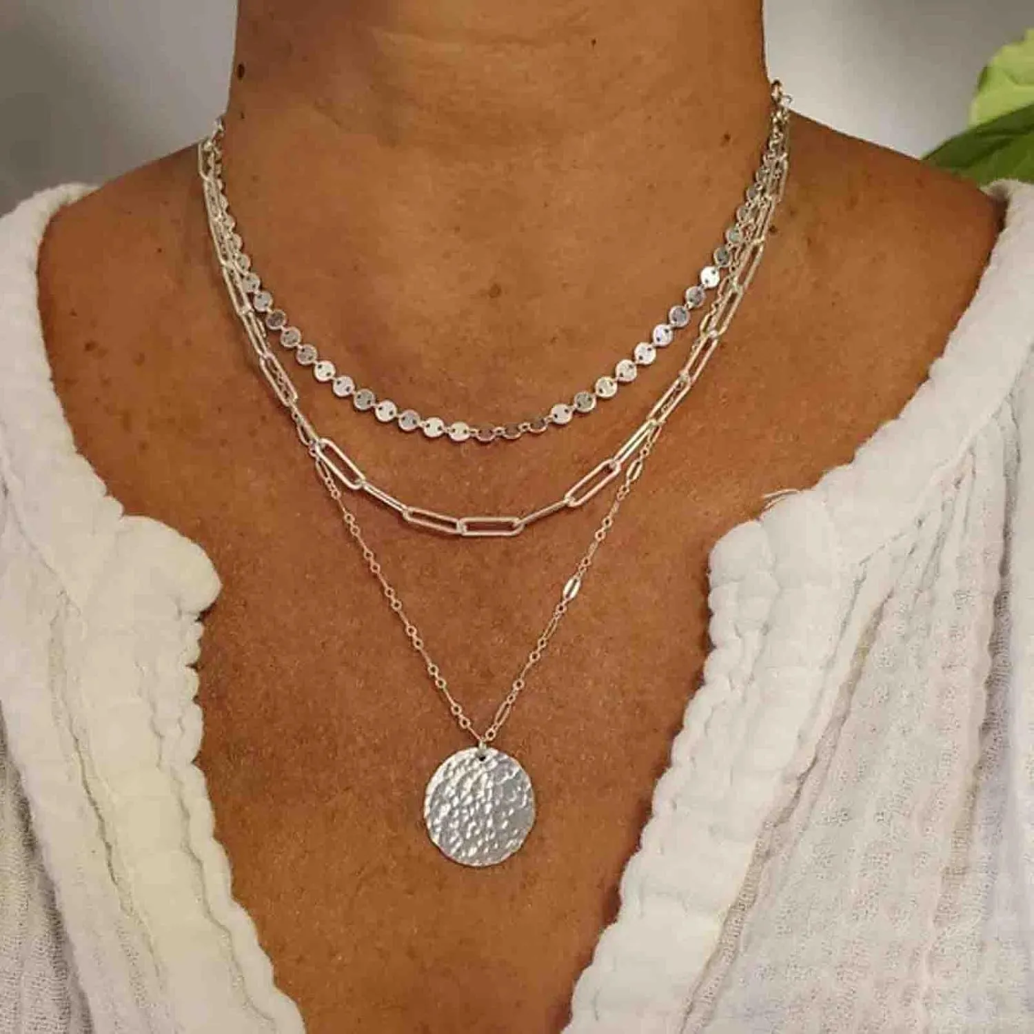 Boho Layered Disc Coin Necklace Choker Hammered Disc Pendant Necklace Tiny Disc Chain Necklace Gold Paperclip Chain Necklace Jewelry for Women