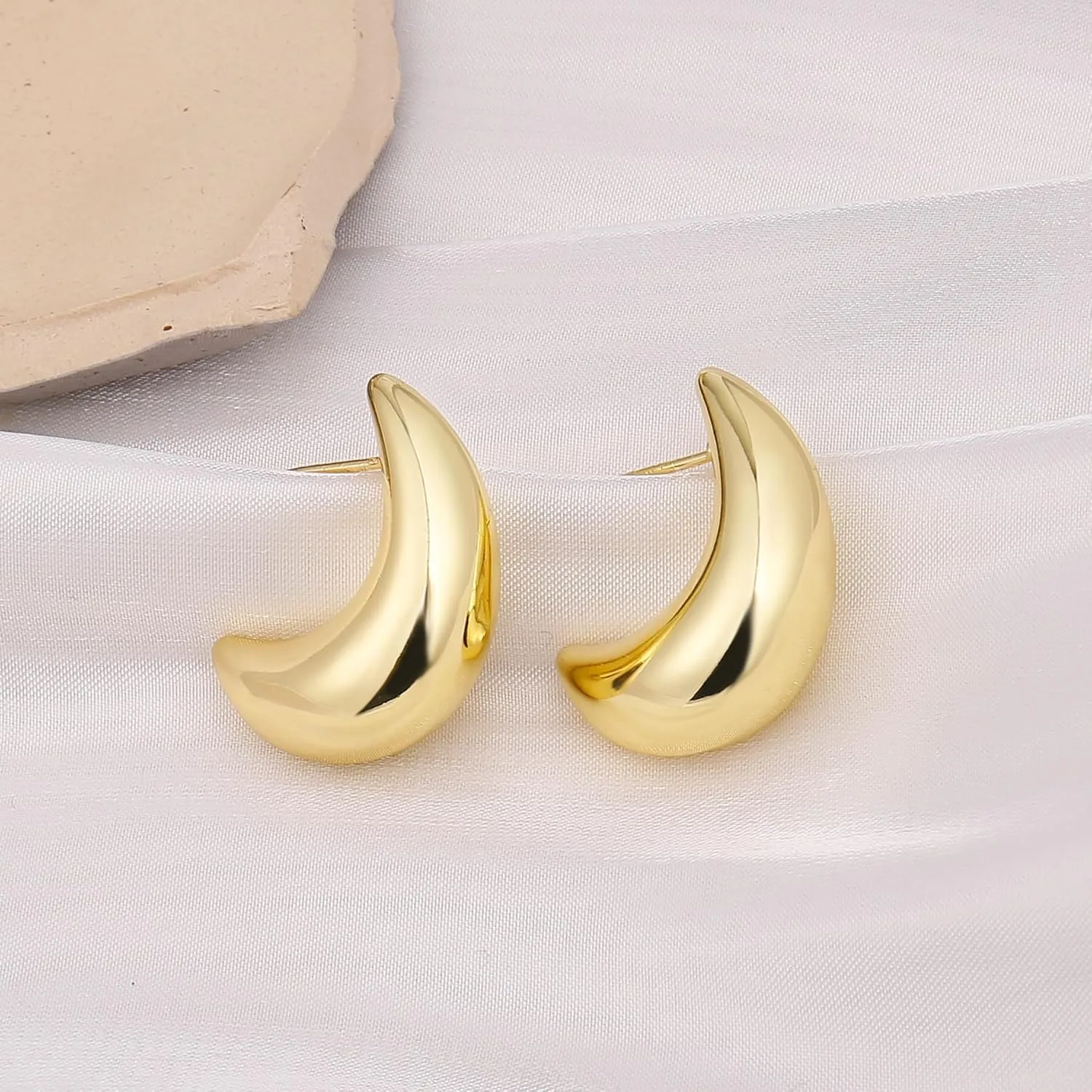 Chunky Gold Dangle Earrings For Women Gold Plated Statement Earrings Large Minimalist Geometric Long Triangle Exaggerated Stud Earring For Women Trendy