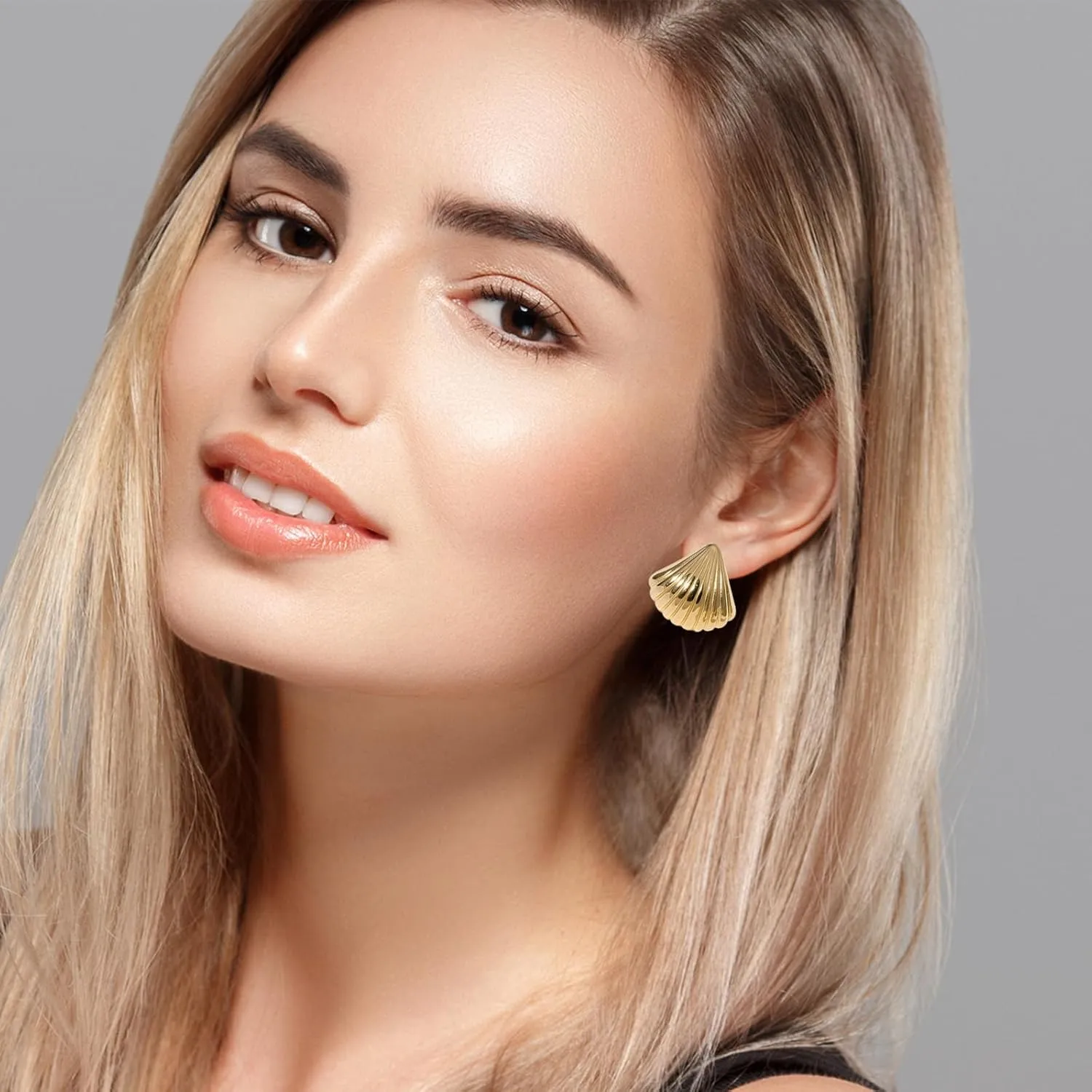 Gold Conch Stud Earrings for Women, 18k Gold Plated Big Conch Starfish Earring Chunky Statement Ocean Seashell Stud Earrings Boho Beach Earrings For Women Trendy