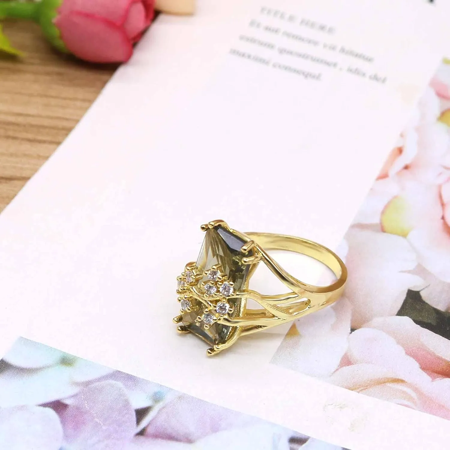 HSQYJ Luxury Champagne Crystal Rectangle Wedding Ring Flower Zirconia Cocktail Exaggeration Engagement Charm Statement Jewelry Finger Rings for Women Gift Gold Plated