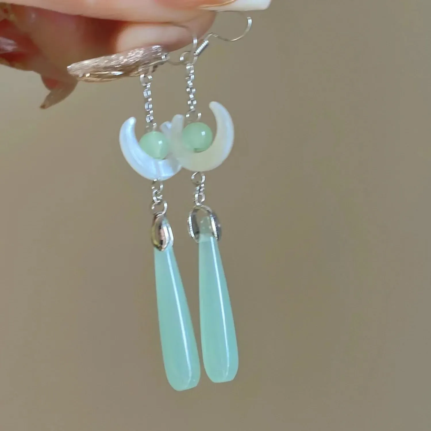 Jade Earrings,Dangle Drop Earring,Exquisite Chine Retro Moon Water Drop Imitation Hotan Jade Earrings for Women Luxury Versatile Temperament Pendant Earring Exquisite Jewelry Gifts