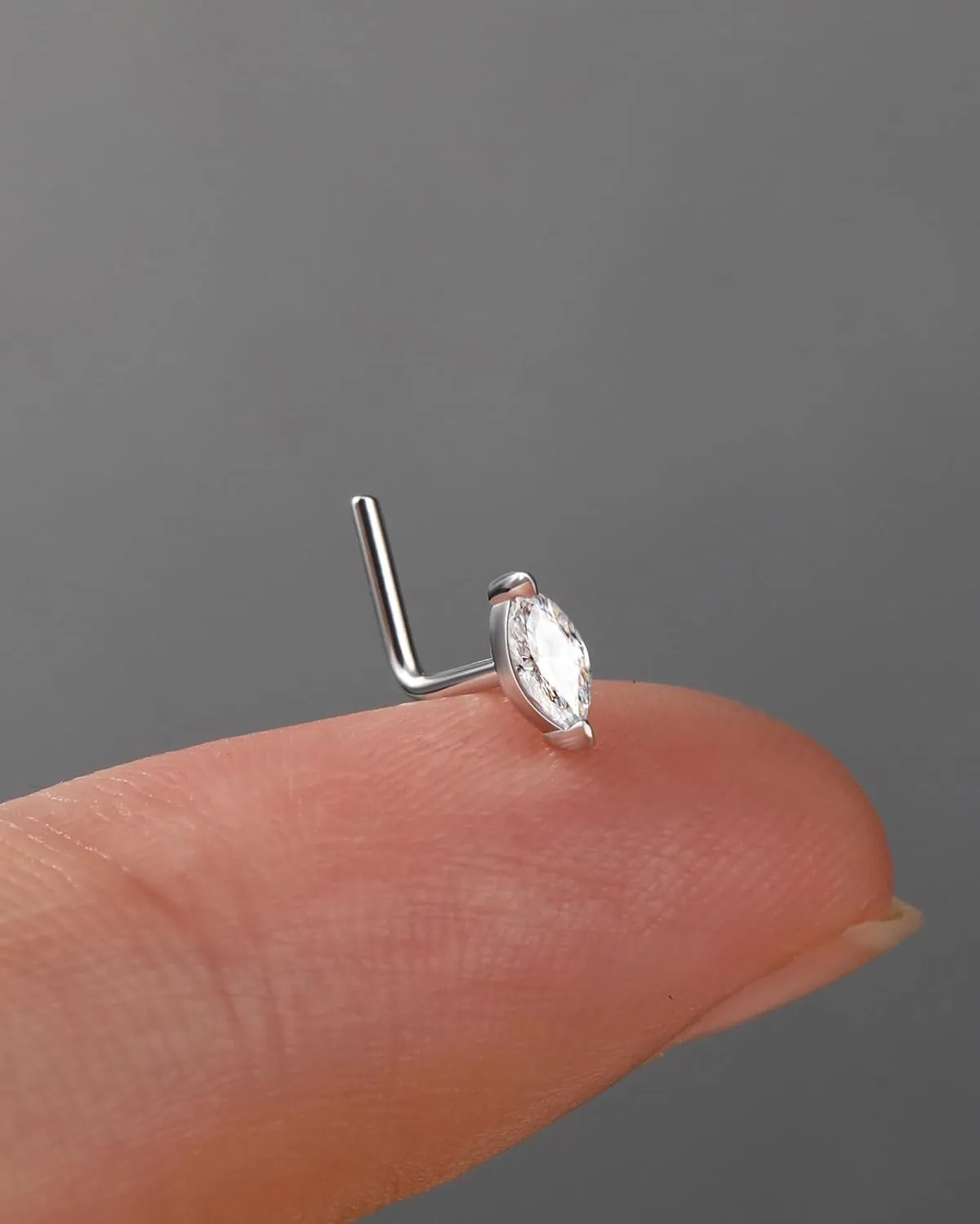 Jewseen 925 Sterling Silver Nose Ring,L Shaped Nose Stud, 20G Nose Bone,Clear CZ Nose Piercing Jewelry,Exquisite Leaf Nose Barbell for Women Men