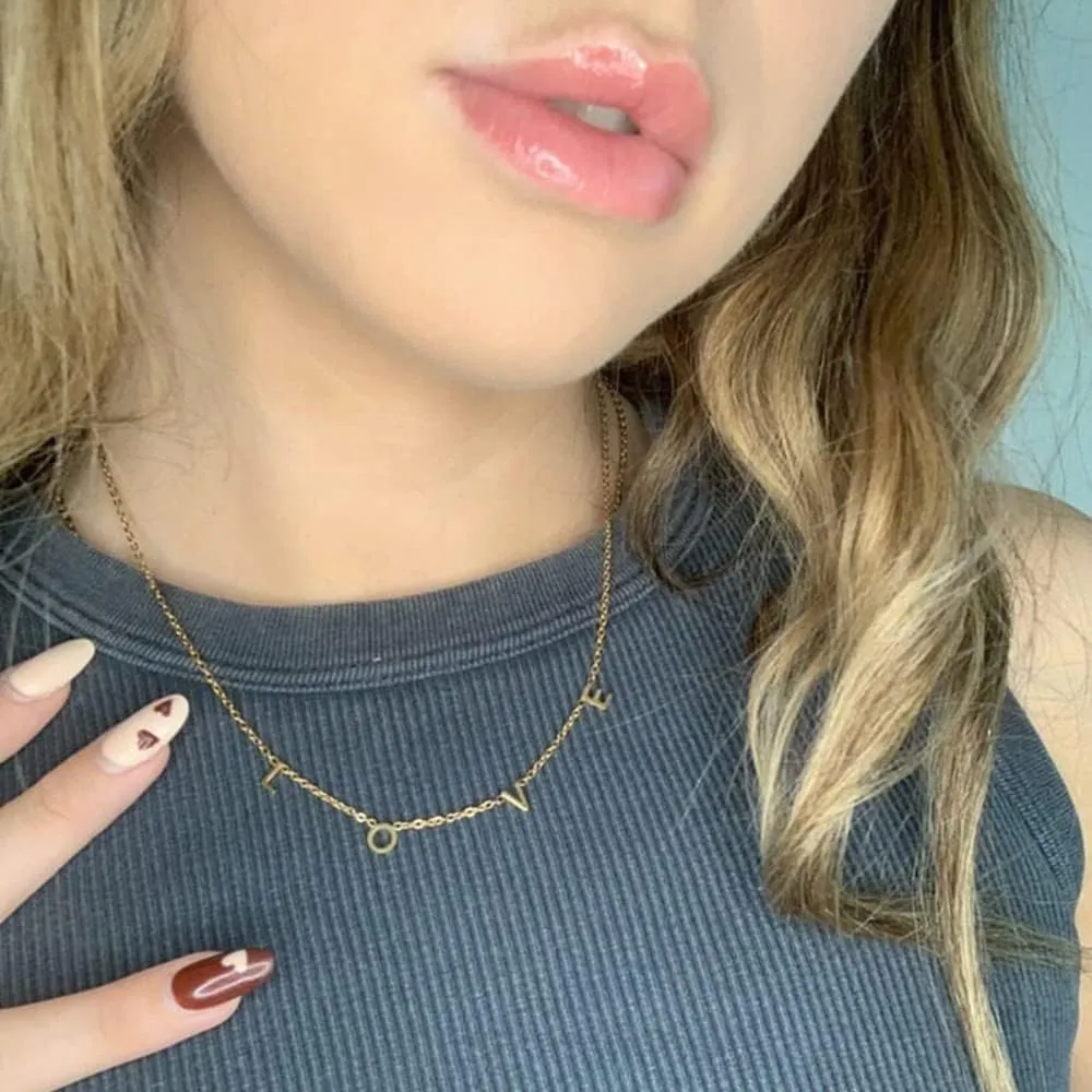 Letter Necklaces for Women Mother Mama Mom Grandma Daughter Love Necklace Perfect Personalized Dainty 18K Gold Plated Stainless Steel Jewelry Birthday Mother's Day Christmas Gifts