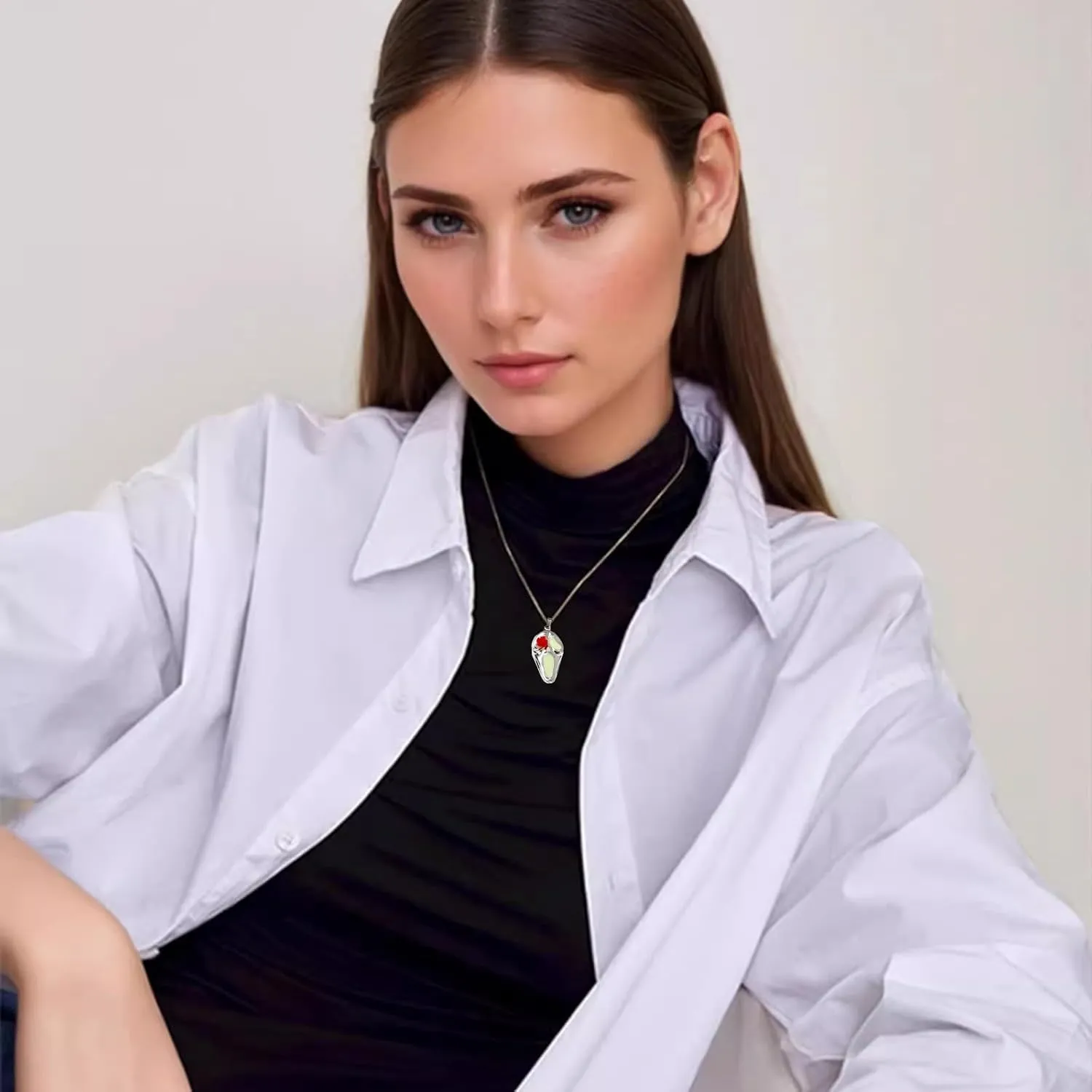 Luminous Skull Pendant Necklaces Creative Gothic Glowing Screaming Face Rose Eye Necklace Fashion Halloween Jewelry for Women Men Best Friends