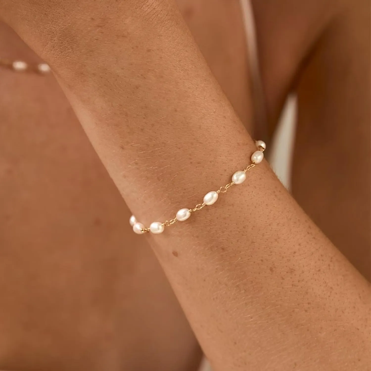 Pearl Bracelets for Women Blessing Faux Pearl Jewelry Dainty Beaded Bracelet Wedding Jewelry for Bride Bridesmaid Prom Party Dress Accessories