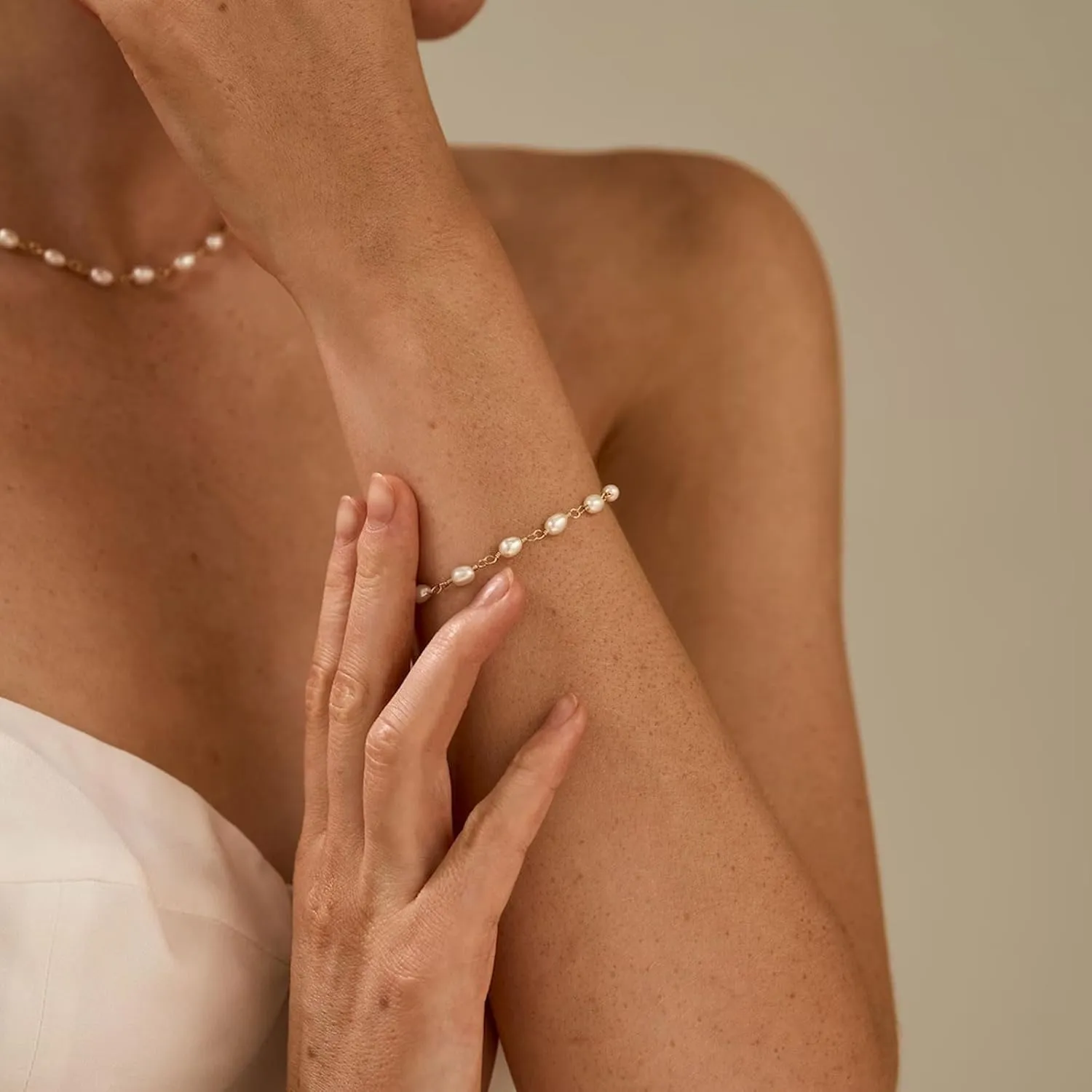 Pearl Bracelets for Women Blessing Faux Pearl Jewelry Dainty Beaded Bracelet Wedding Jewelry for Bride Bridesmaid Prom Party Dress Accessories