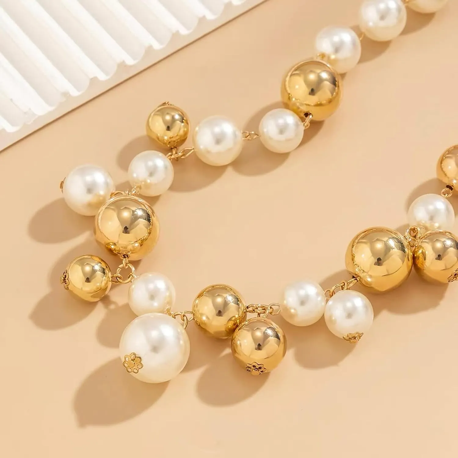 Pearl Necklaces for Women Chunky Pearl Necklace Big Pearl Necklace Statement Necklace Trendy Wedding Party Prom Jewelry for Birde Bridesmaid Accessories