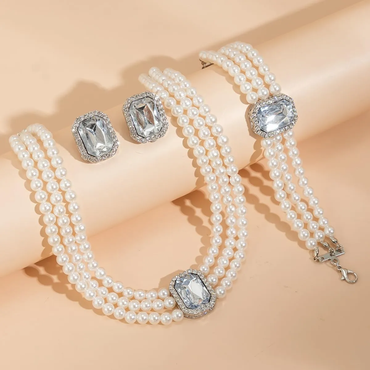 Pearls Layered Choker Necklaces Multilayer Faux Pearl Bracelet Crystal Earrings Jewelry Set 1920s Choker Necklace Bridal Wedding Party Jewelry