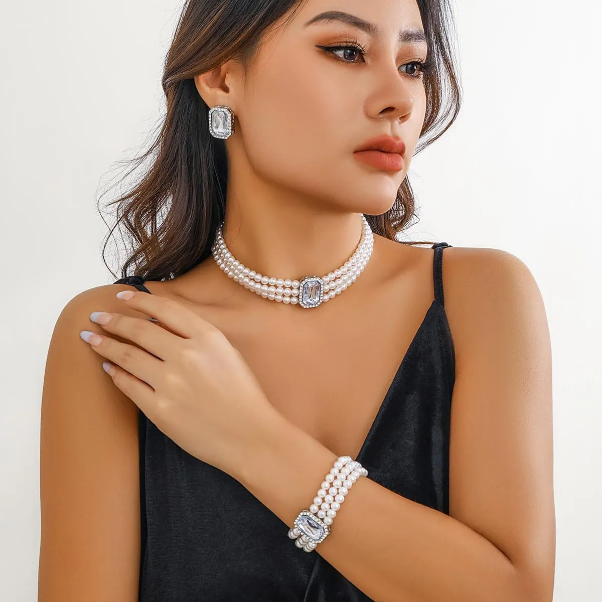 Pearls Layered Choker Necklaces Multilayer Faux Pearl Bracelet Crystal Earrings Jewelry Set 1920s Choker Necklace Bridal Wedding Party Jewelry
