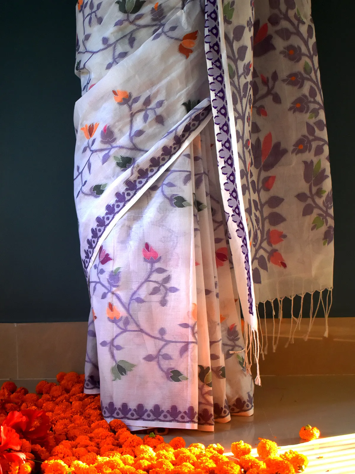 Pure Cotton Jamdani Saree Floral Motifs White