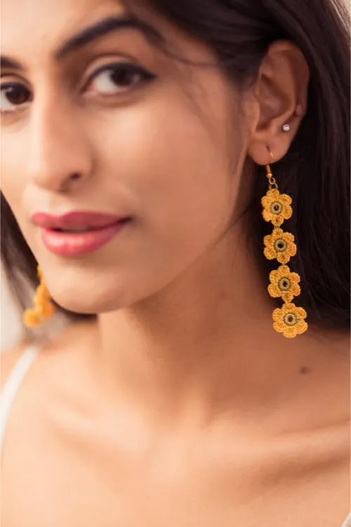 Samoolam Yellow Daisies Danglers