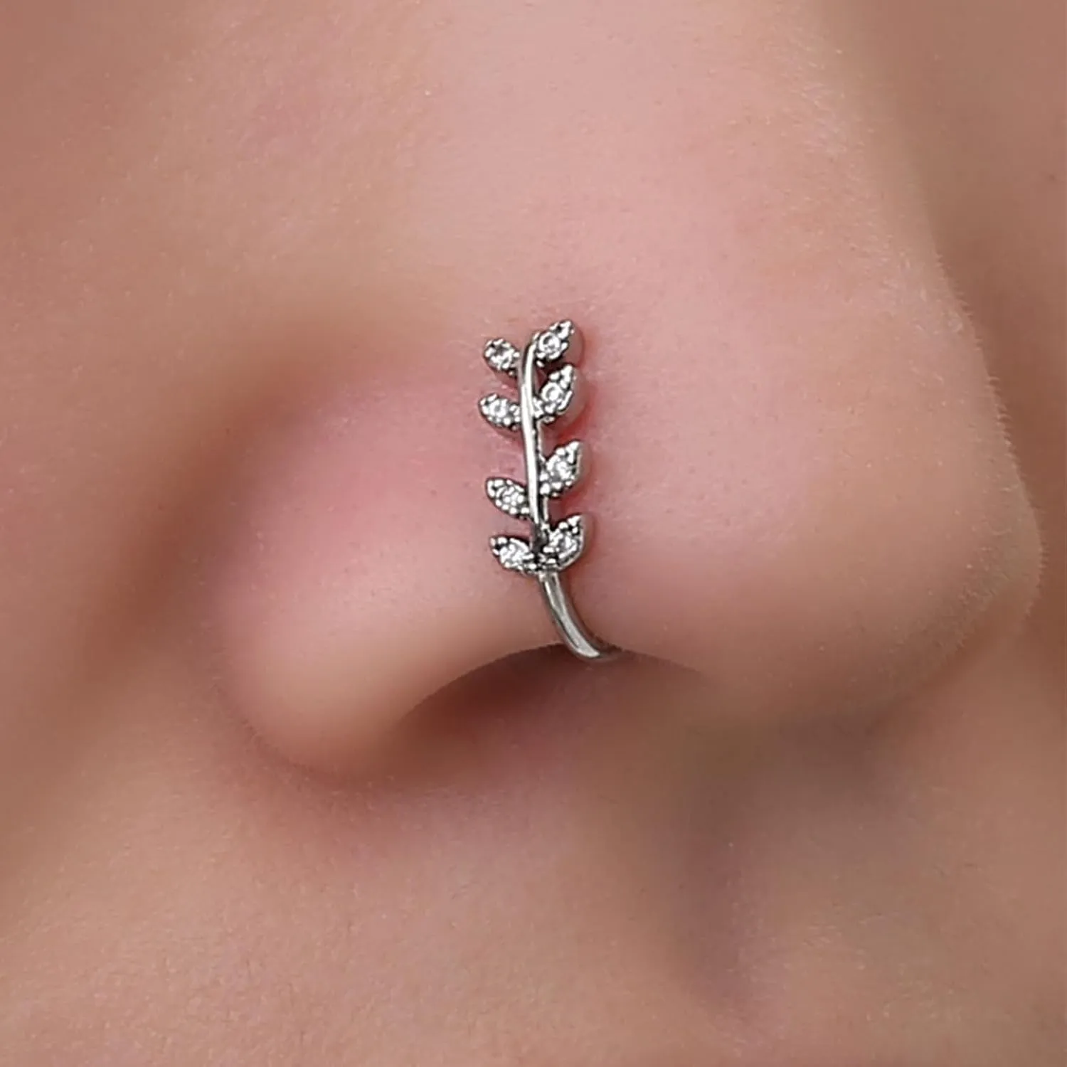 Vintage Crystal Leaf Nose Ring Rhinestone Nose Cuff Cz Crystal Leaf Copper African Nose Ring Fake Non Pierced Nose Ring Jewelry for Women