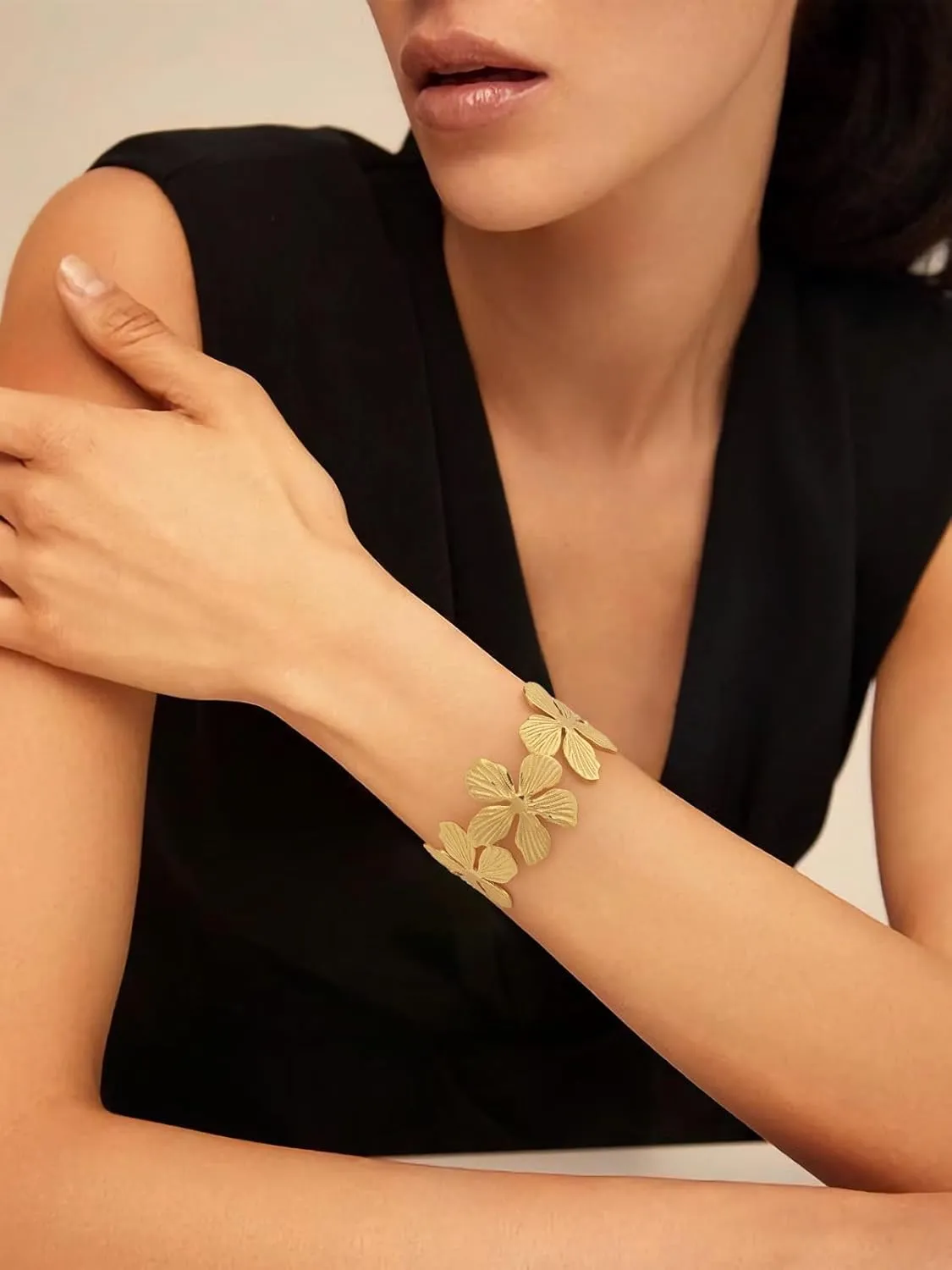 WOWORAMA Chunky Gold Cuff Bracelets for Women Vintage Gold Flower Butterfly Bracelet Trendy Boho Wide Open Cuff Bangles Matte Statement Bracelet